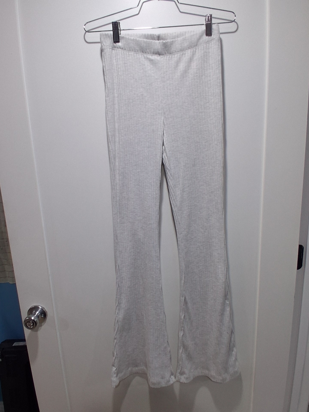 Divided By H&M Flared Ribbed Pants in Gray Size Small